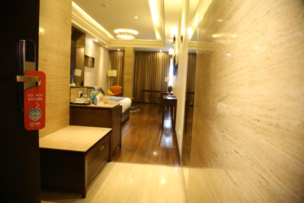 فندق Oyo Premium Panchkula Sector 5 الغرفة الصورة
